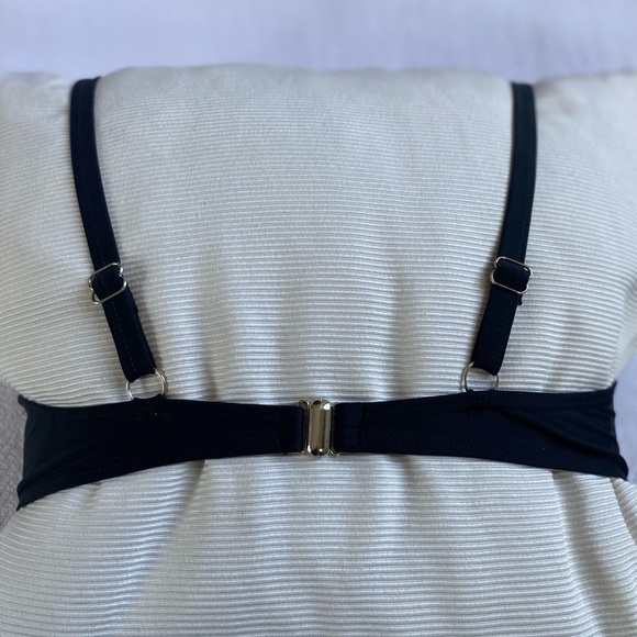 Black Bikini - Picture 5 of 10